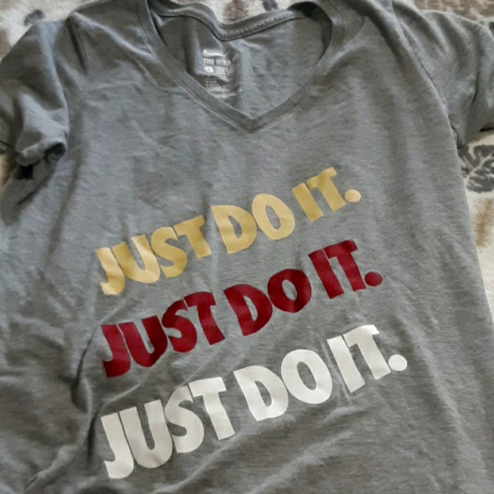 Nike tee